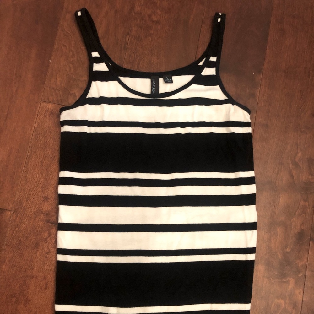 Sz L Cynthia Rowley black & white tank